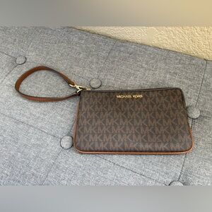 Michael Kors Jet Set Signature Brown Wristlet